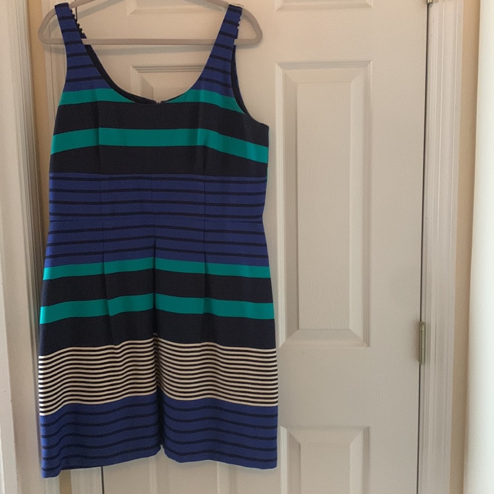 Loft dress size 12. Scoop neck dress. Very flattering. Colors amazing.